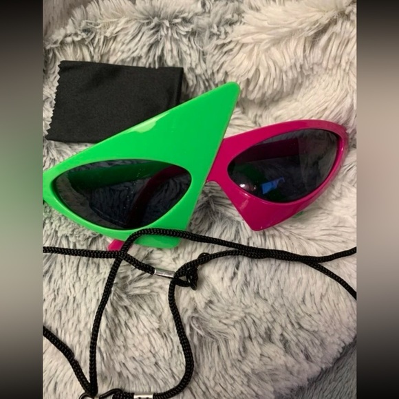 ✨ Awesome Funky Geometric Color Block Futuristic Fashion Glasses ✨ - Picture 5 of 10